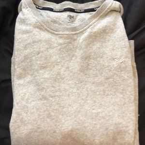 Grey long sleeve everlast sweater